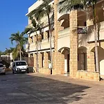 Teo شقة *
