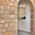 Teo بافوس
