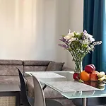 Teo شقة